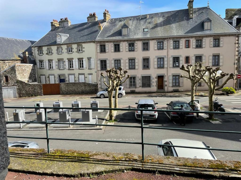 Hypercentre A 1 Mn Et Des Ports